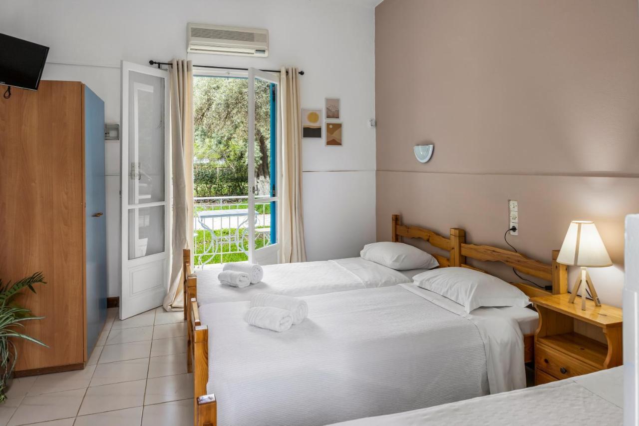 Oceanis Rooms Mikros Gialos Buitenkant foto